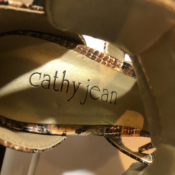 Fake snake skin strap heels - Picture 3 of 3